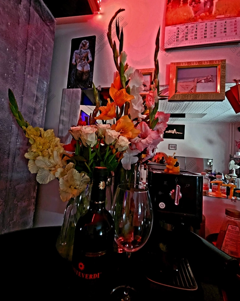 4 kép reginalove. szexpartner 306808849,   