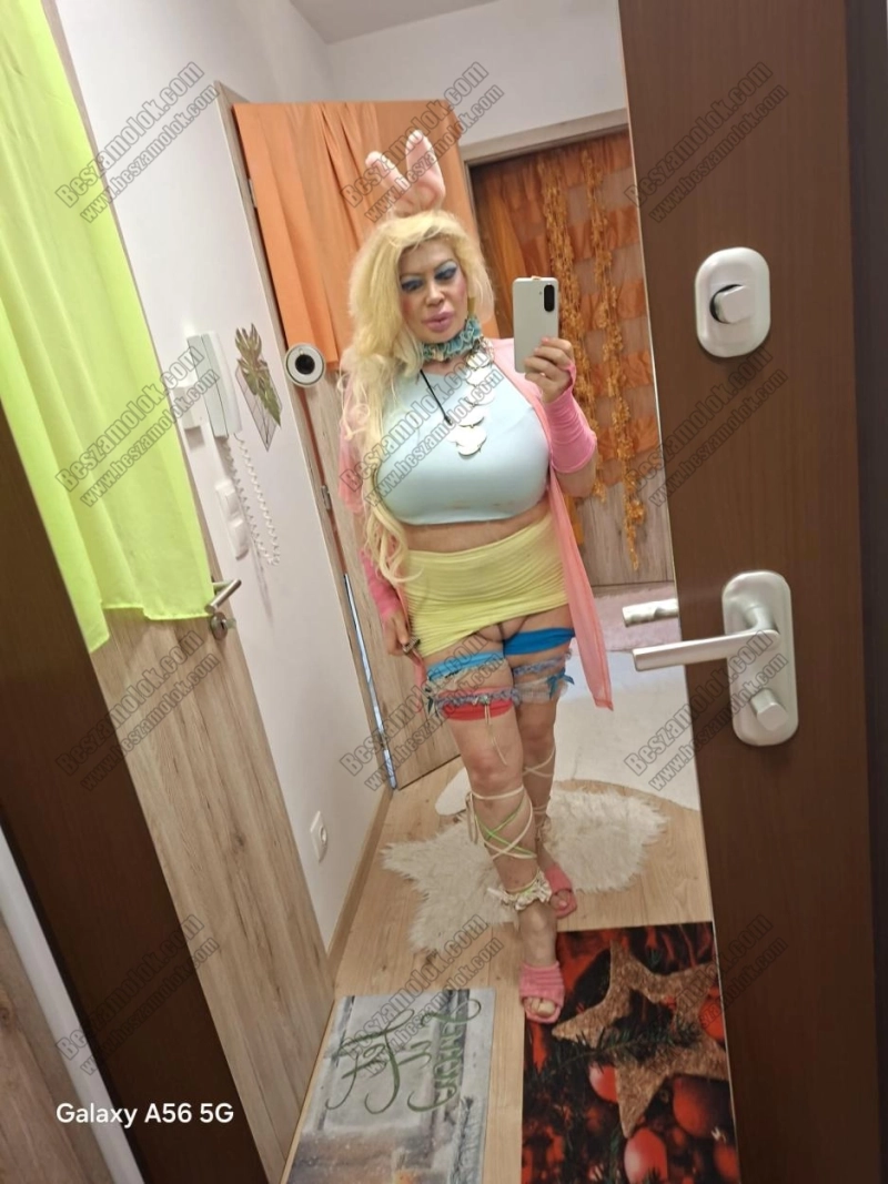 6 kép MoniqeLove. szexpartner 306758975,   