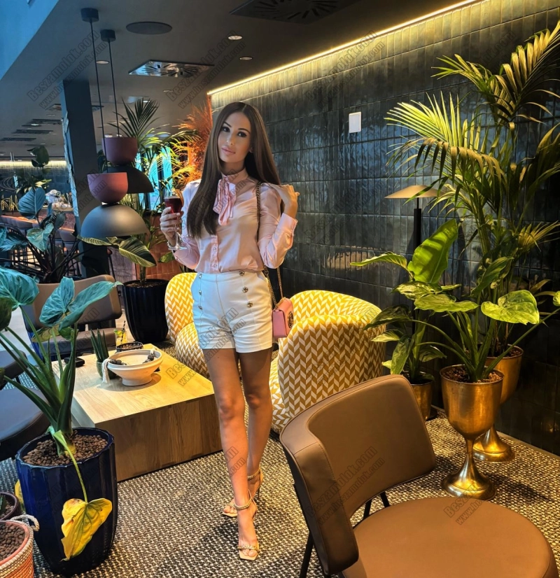 8 kép Christine. erotikus masszázs 304257744,   