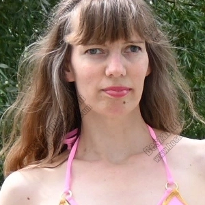 Szomszéd lány