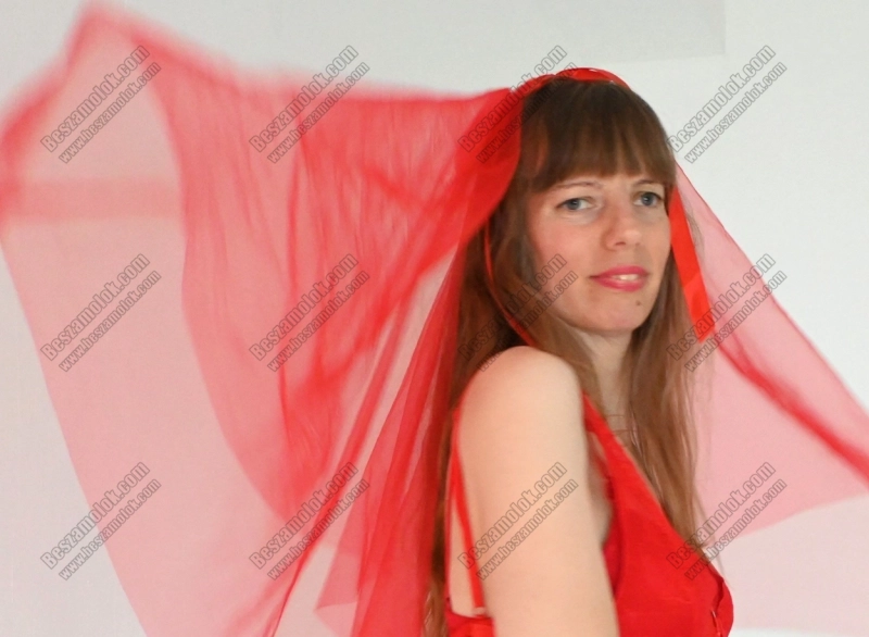 5 kép Szomszéd lány. erotikus masszázs 702881639,   