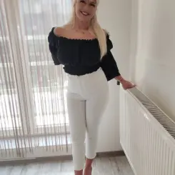 Dóri 204534927 Budapest erotikus masszázs rosszlány nő