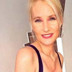 Noémi 307175746 Budapest erotikus masszázs rosszlány nő