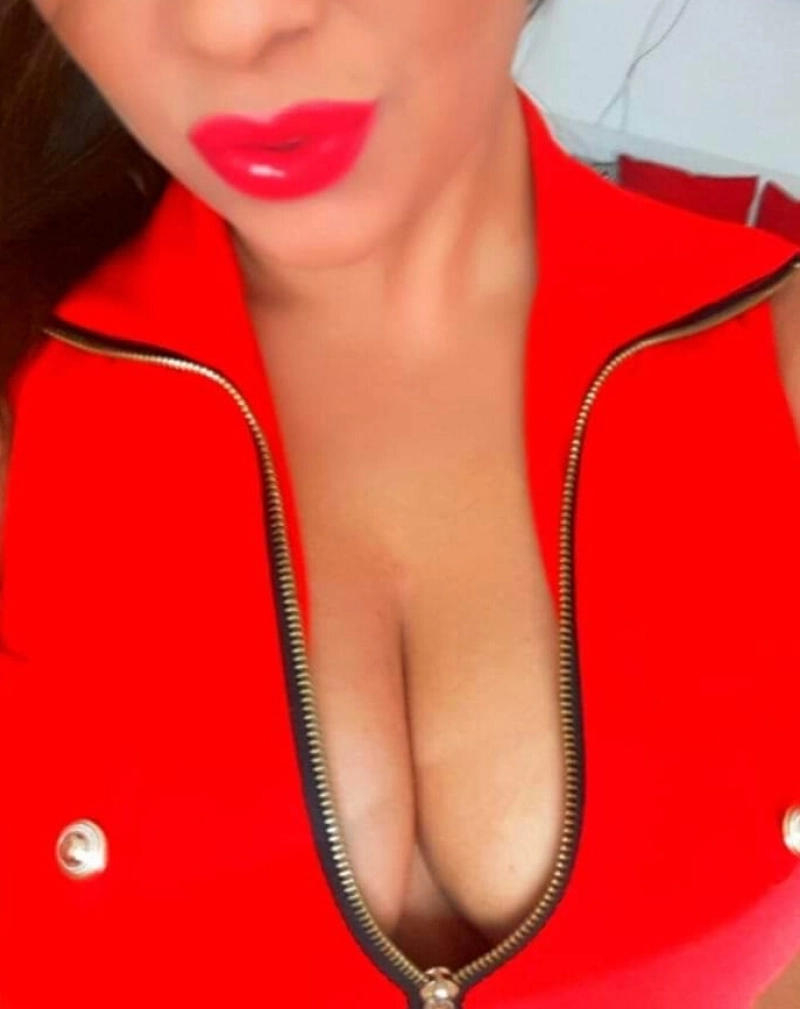 31 kép ☆TIA☆. erotikus masszázs 702625589,