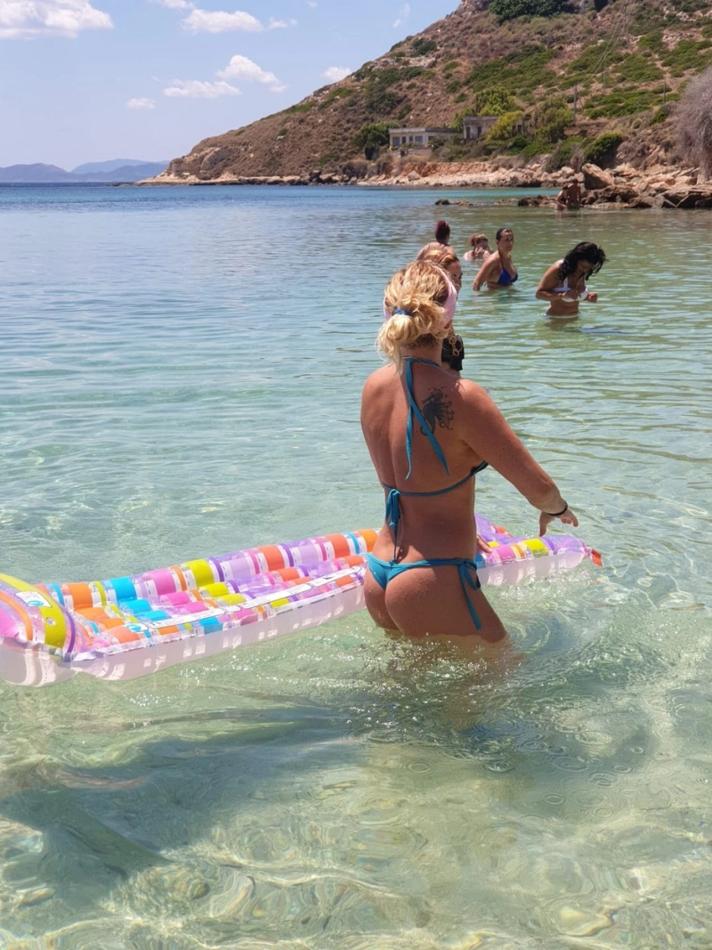 8 kép Eni. erotikus masszázs 309680039,   