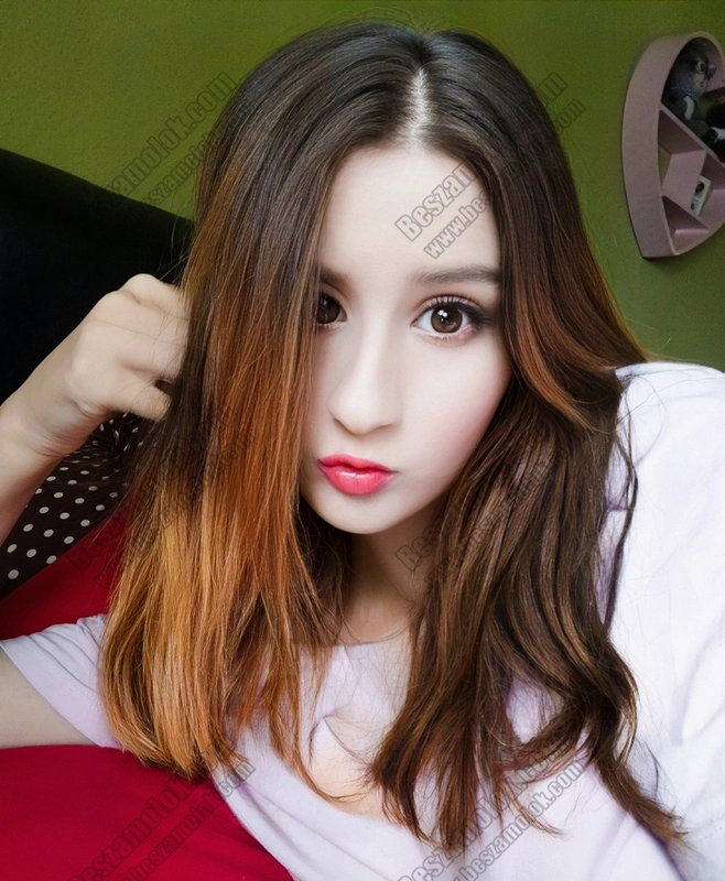 7 kép Lara. szexpartner 705493989,   