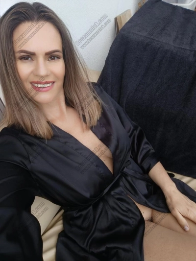 2 kép Lèna. szexpartner Szabin van,
