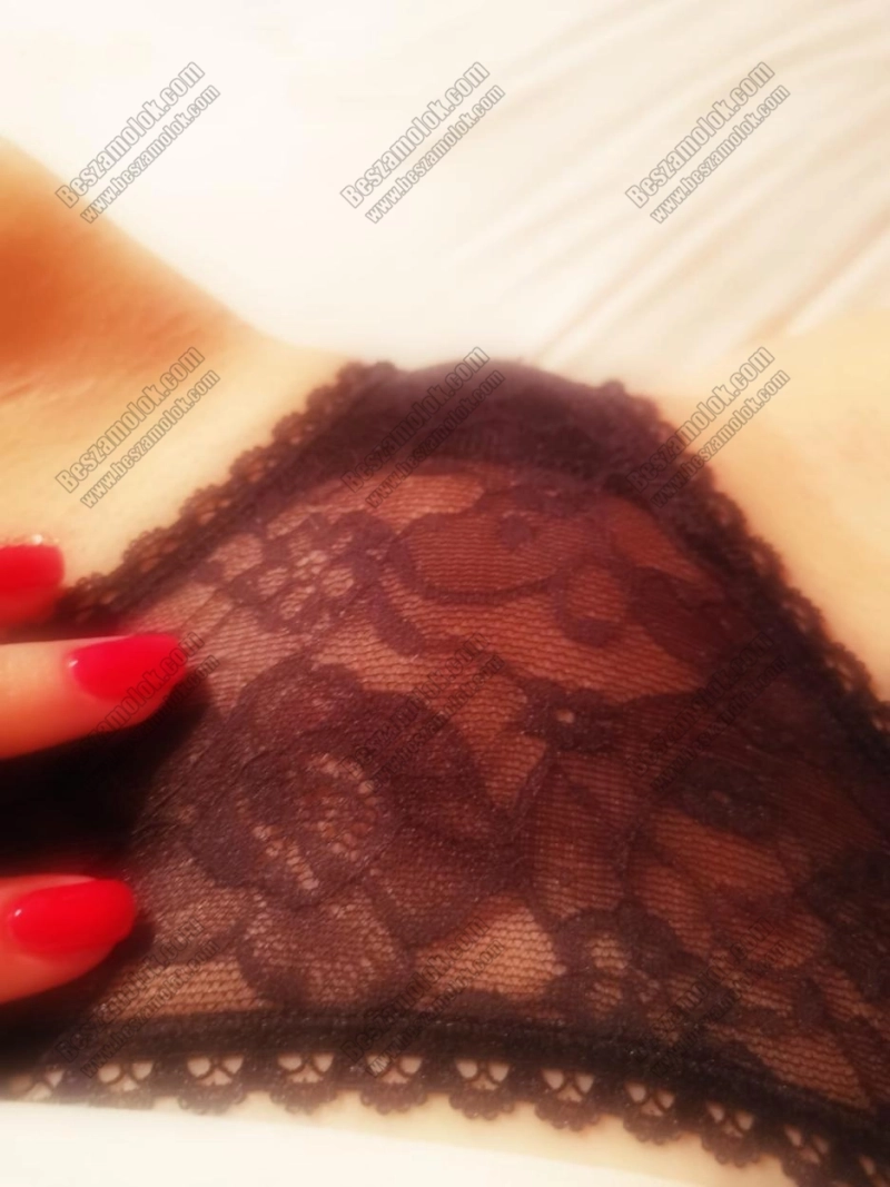 8 kép Courtney13. szexpartner 304911640,   