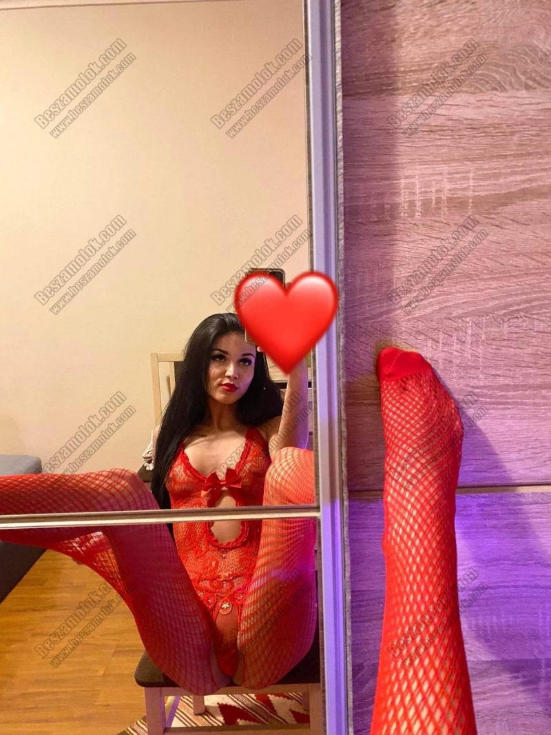 41 kép Mia. szexpartner 305407893,   