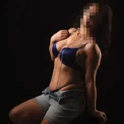 Maja Budapest masszázs nő