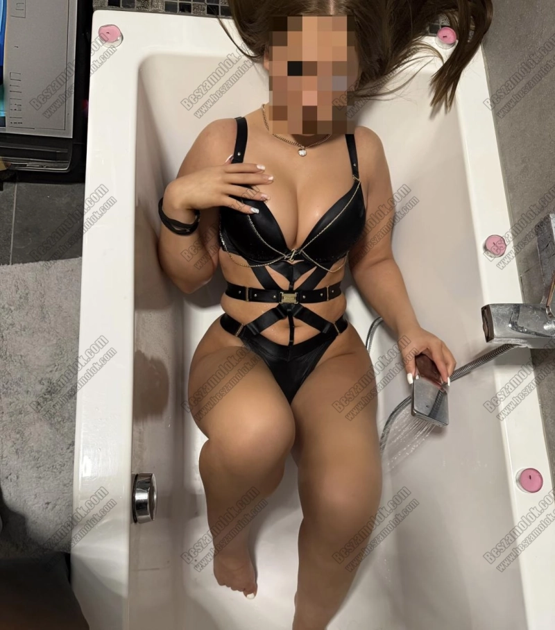 4 kép Amélia. szexpartner 701470779,