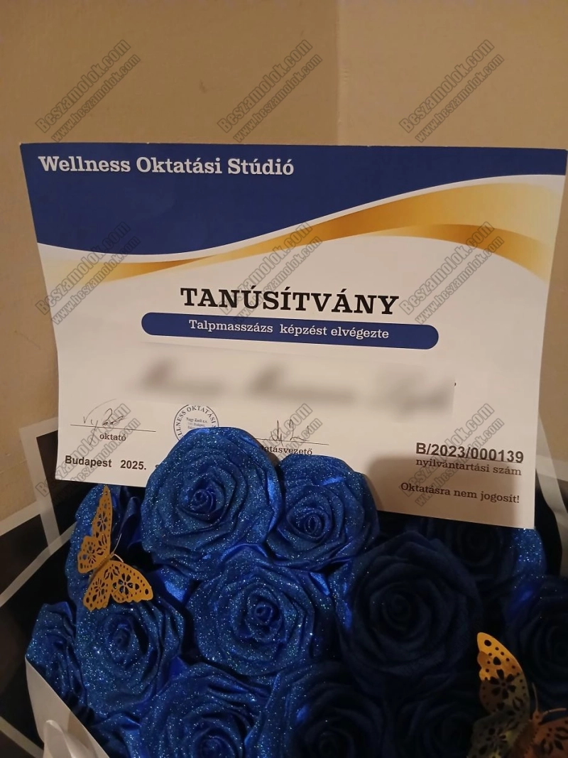 19 kép Adrienn. szexpartner 701618599,   