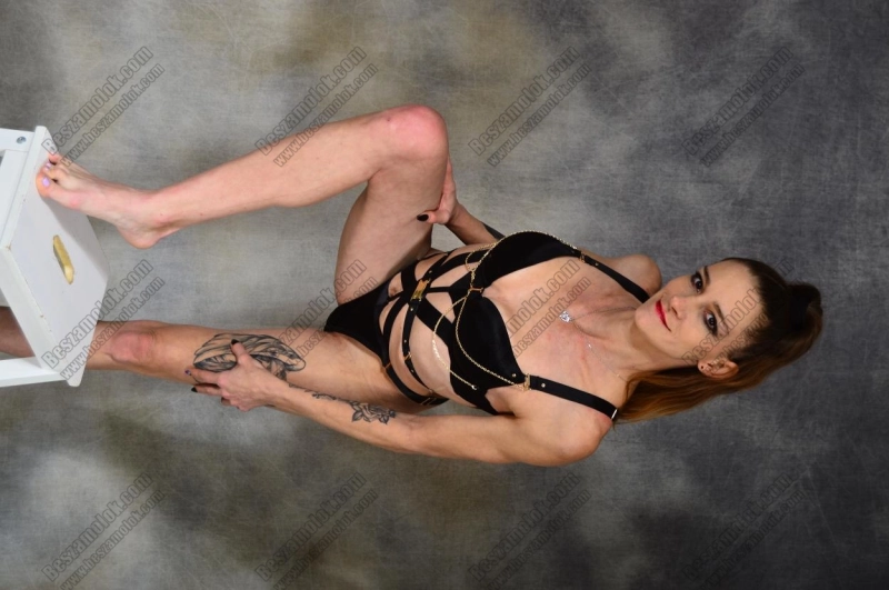 12 kép Yade. erotikus masszázs 705537012,   