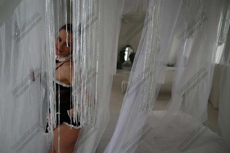 15 kép Yade. erotikus masszázs 705537012,   