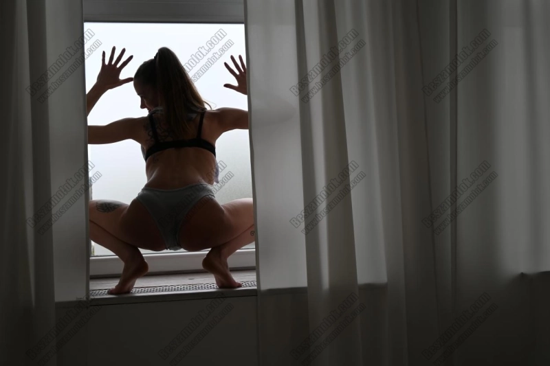 2 kép Yade. erotikus masszázs 705537012,   