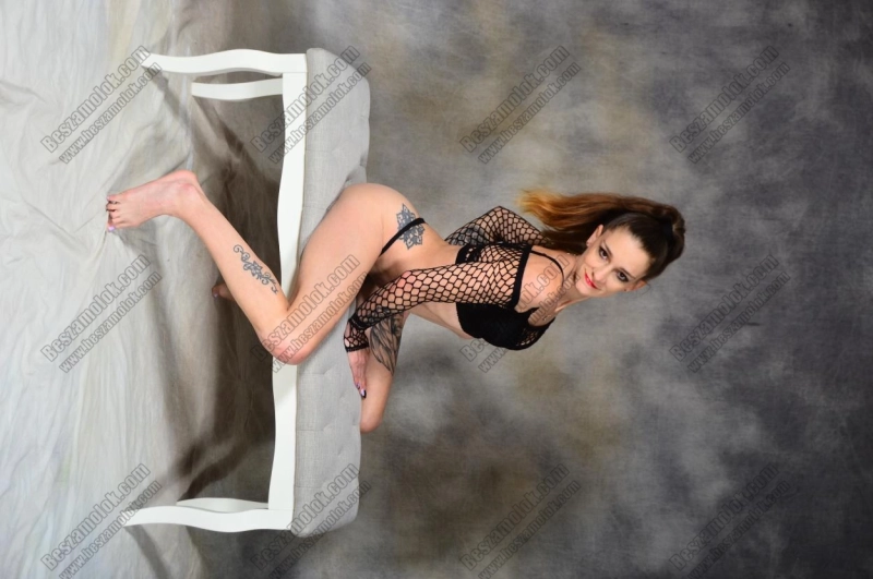 7 kép Yade. erotikus masszázs 705537012,   