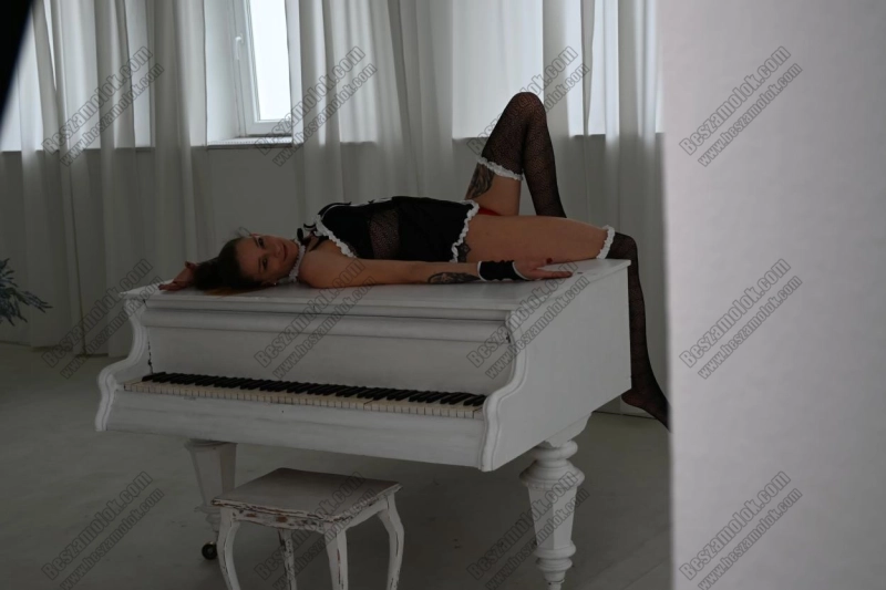 9 kép Yade. erotikus masszázs 705537012,   