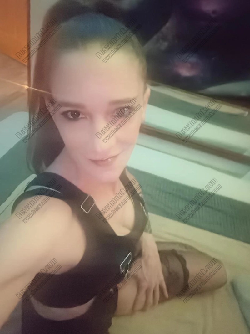 2 kép Yade. erotikus masszázs 705537012,   