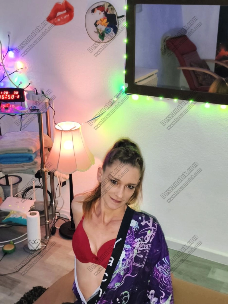 24 kép Yade. erotikus masszázs 705537012,   