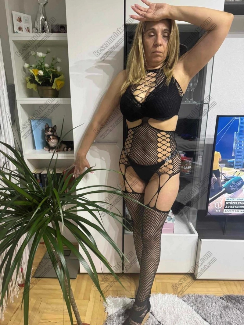 28 kép Évike. szexpartner 702933415,   