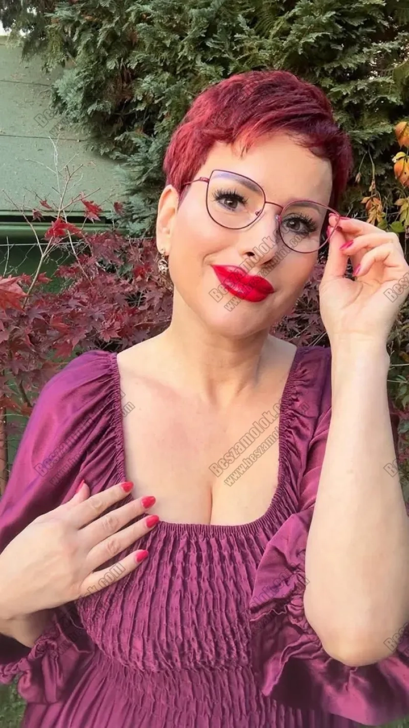 15 kép LizaPinelli. szexpartner 209942769,   